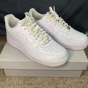 Nike Men's White Leather Sneakers